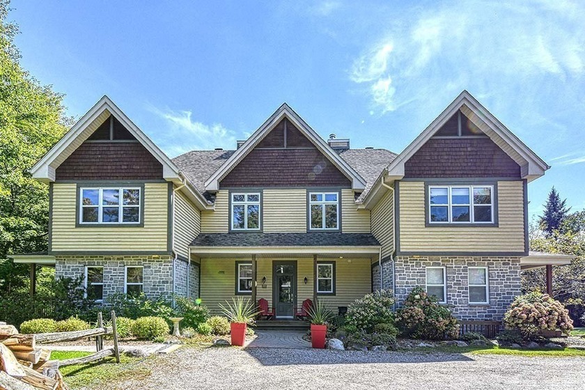 Aiglon, just 8 mimutes from the ski hill and ideally located on - Beach Condo for sale in Mont-Tremblant,  on Beachhouse.com