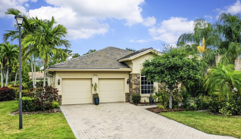 FALCON FLOORPLAN with 1 year NEW ROOF and 1 year NEW AC! This - Beach Home for sale in Palm Beach Gardens, Florida on Beachhouse.com