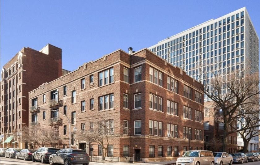 Discover the perfect blend of comfort and convenience in this - Beach Condo for sale in Chicago, Illinois on Beachhouse.com