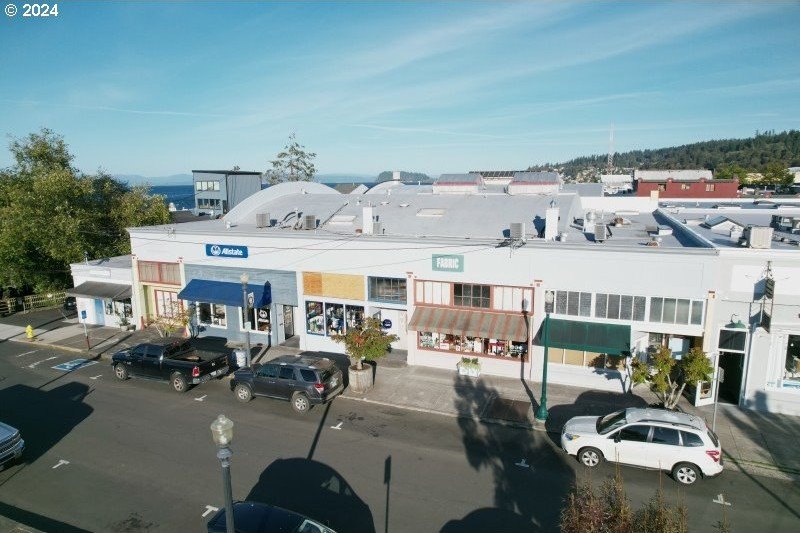 Commercial building located on the waterfront in central - Beach Commercial for sale in Astoria, Oregon on Beachhouse.com