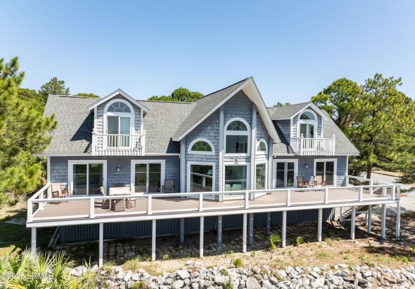 Welcome to 727 Seahorse Road on beautiful Fripp Island! This - Beach Home for sale in Fripp Island, South Carolina on Beachhouse.com