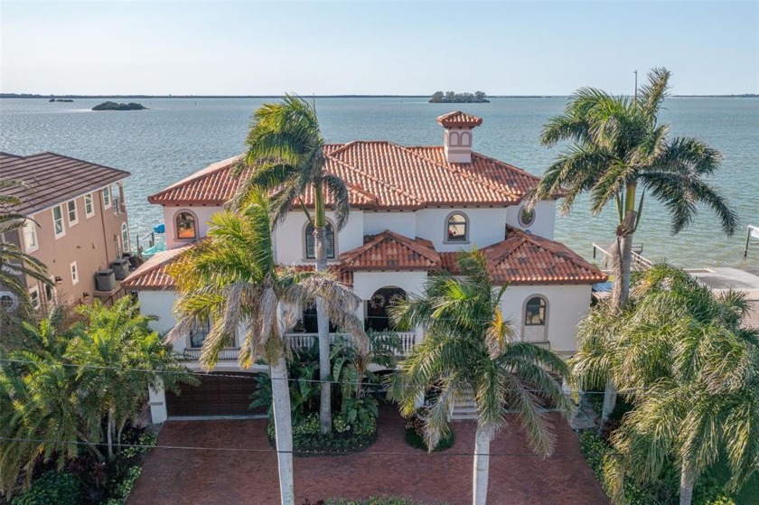 Dunedin's Prime DEEP WATER Location with Overwhelming Wide Open - Beach Home for sale in Dunedin, Florida on Beachhouse.com