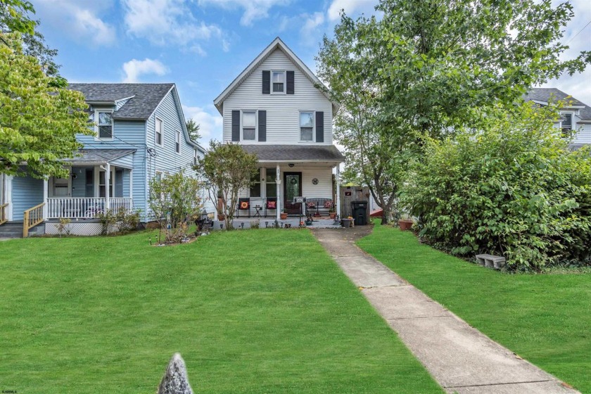 Welcome to Bainbridge Ave! This cozy, well-maintained 2-bedroom - Beach Home for sale in Mays Landing, New Jersey on Beachhouse.com