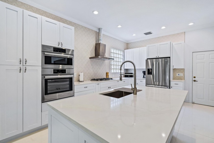 Beautifully renovated and filled with natural light, this bright - Beach Home for sale in West Palm Beach, Florida on Beachhouse.com