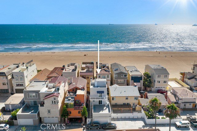 Move-in ready Surfside Colony single-family home! Experience the - Beach Home for sale in Surfside, California on Beachhouse.com