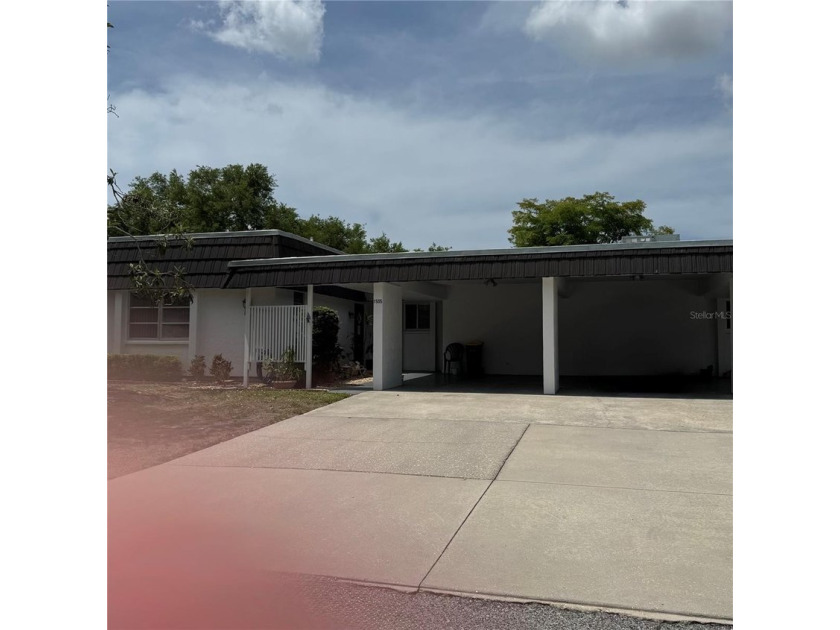 Price has been reduced for this large villa.  The Seller keeps - Beach Home for sale in Sarasota, Florida on Beachhouse.com