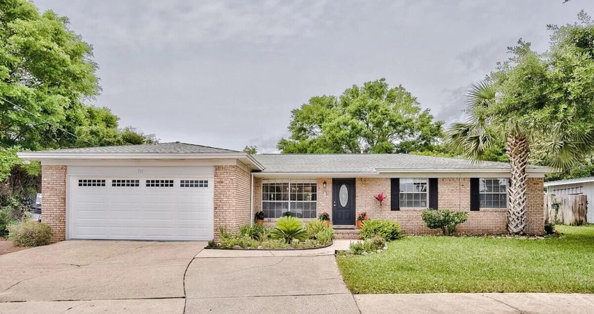 Welcome to your own piece of paradise in the heart of Destin! - Beach Home for sale in Destin, Florida on Beachhouse.com