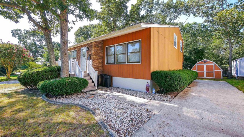 Welcome to this lovely 3-bedroom, 1.5-bathroom split-level home - Beach Home for sale in Somers Point, New Jersey on Beachhouse.com