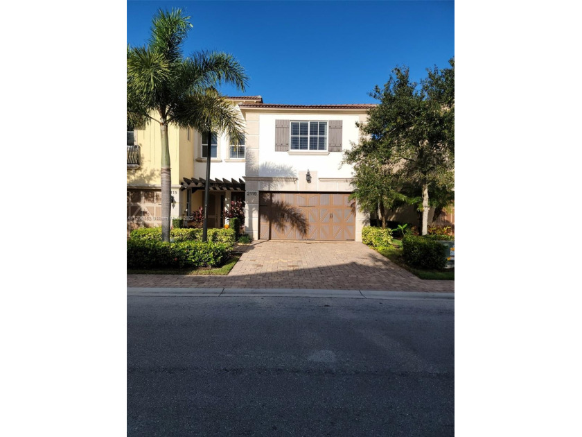 This pristine townhome in the gated community of Oakton Preserve - Beach Townhome/Townhouse for sale in West  Palm  Beach, Florida on Beachhouse.com