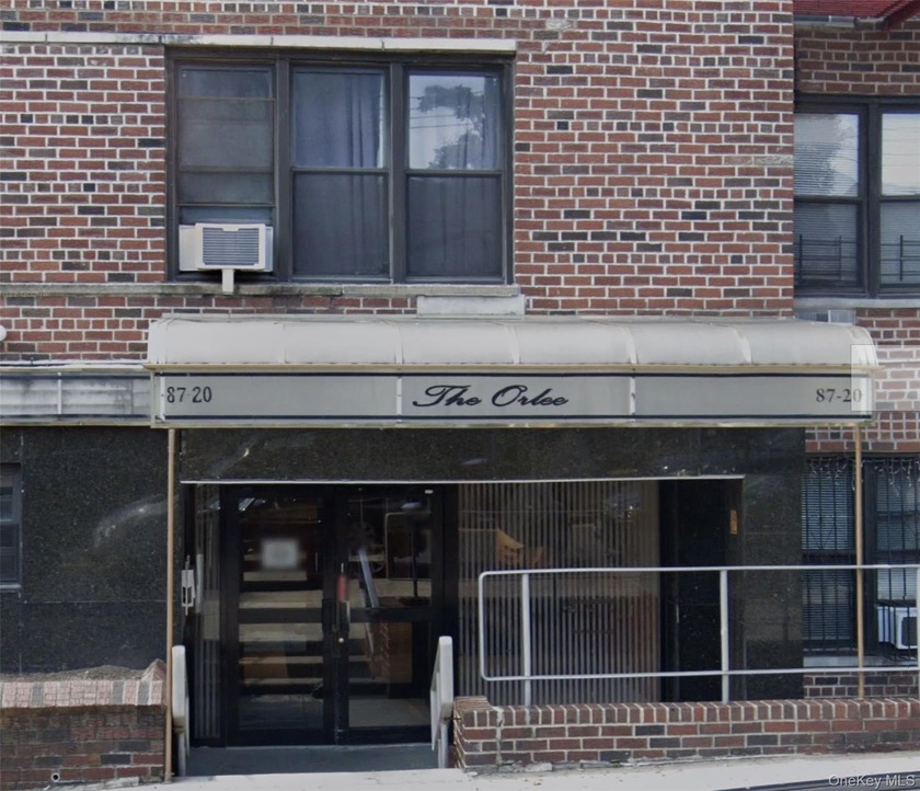 Top-floor studio unit with two exposures in an elevator building - Beach Lot for sale in Jamaica, New York on Beachhouse.com