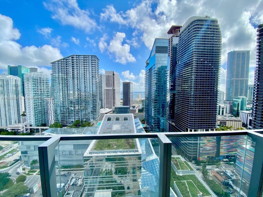 AMAZING PANORAMIC VIEWS TO BRICKELL AVE, DOWNTOWN, MIAMI RIVER - Beach Condo for sale in Miami, Florida on Beachhouse.com