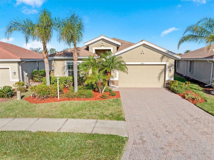 Welcome to this stunning 4-bedroom, 3.5-bathroom, 2422 sq. ft - Beach Home for sale in North Port, Florida on Beachhouse.com