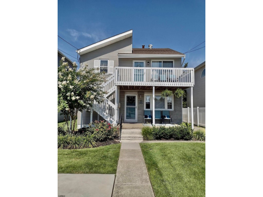 Recently refreshed duplex is ideally situated in the heart of - Beach Townhome/Townhouse for sale in Brigantine, New Jersey on Beachhouse.com