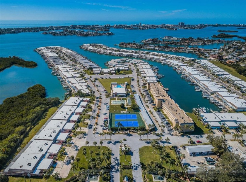 Boca Ciega Point. Stunning top floor fully remodeled two bedroom - Beach Condo for sale in St. Petersburg, Florida on Beachhouse.com