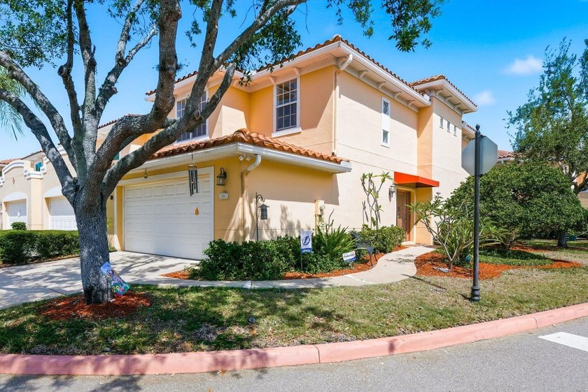 Located in Villas of Carillon in St. Petersburg, Florida, this - Beach Townhome/Townhouse for sale in St. Petersburg, Florida on Beachhouse.com