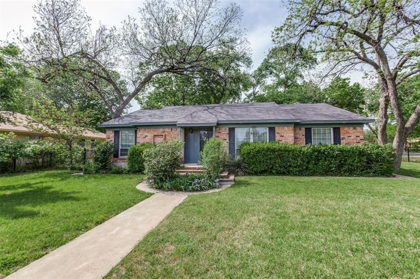 An opportunity to own a unique quarter-acre corner lot within - Beach Home for sale in Dallas, Texas on Beachhouse.com