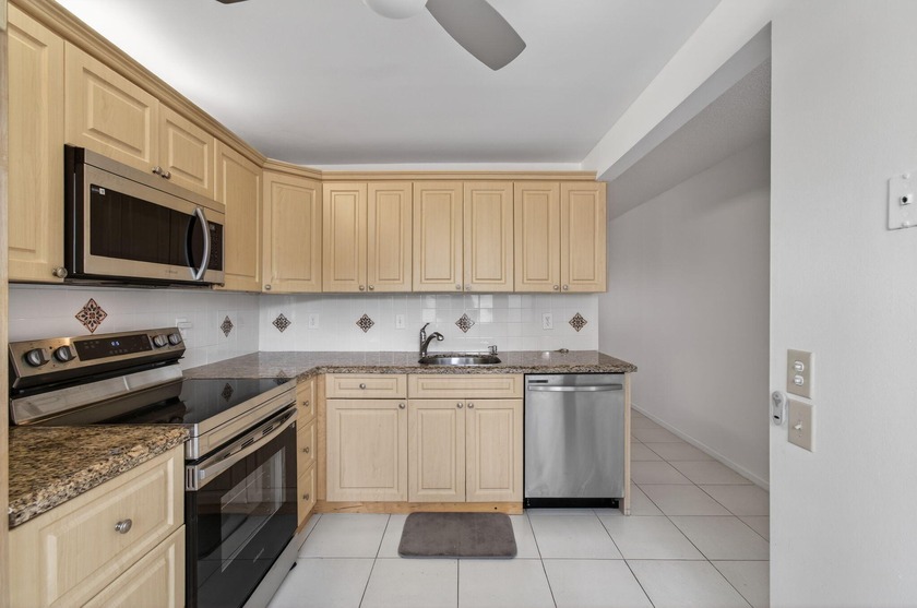 Large corner unit, first floor, spacious 2 bedrooms and 2 full - Beach Condo for sale in Boca Raton, Florida on Beachhouse.com