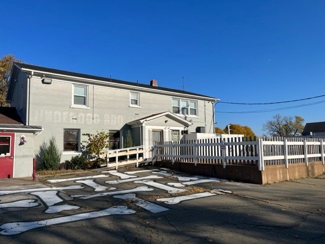 Great location! Just seconds to Waldameer and minutes to Presque - Beach Commercial for sale in Erie, Pennsylvania on Beachhouse.com