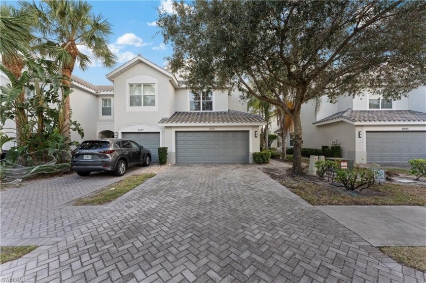 Well maintained Townhouse with NEW Roof in the Center of the - Beach Home for sale in Naples, Florida on Beachhouse.com