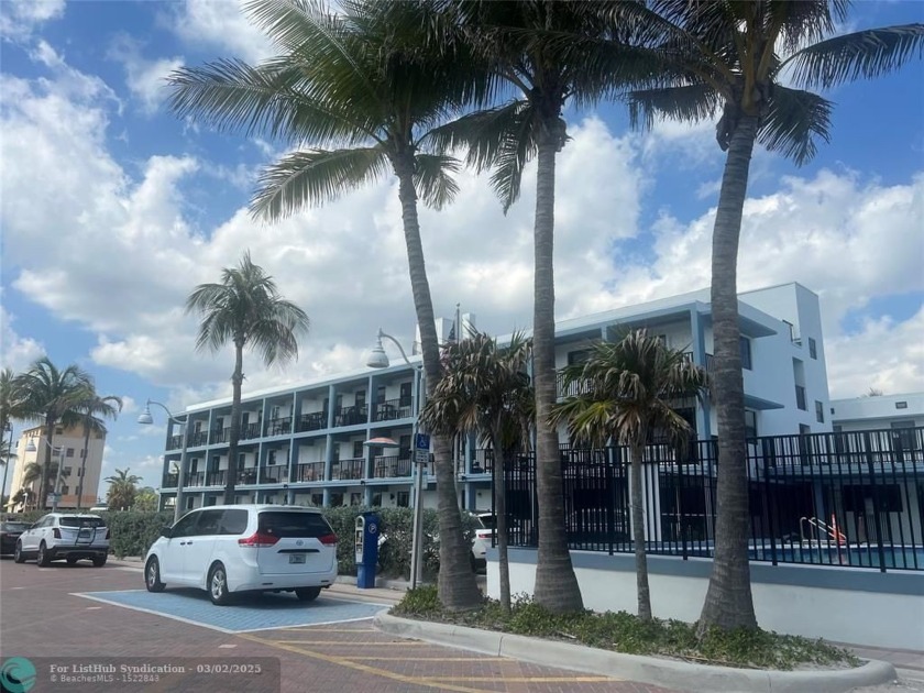 BEST DEAL ON THE BEACH!!!!!THIS SPACIOUS STUDIO HAS LOVELY - Beach Condo for sale in Hollywood, Florida on Beachhouse.com