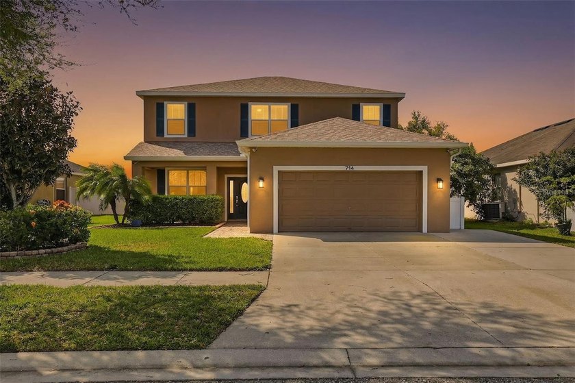 Situated on a perfectly manicured lot with serene pond view - Beach Home for sale in Ruskin, Florida on Beachhouse.com