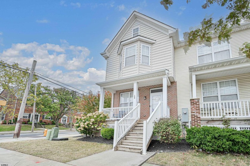 *Beautiful 2-story in excellent condition and ready to go! - Beach Home for sale in Atlantic City, New Jersey on Beachhouse.com