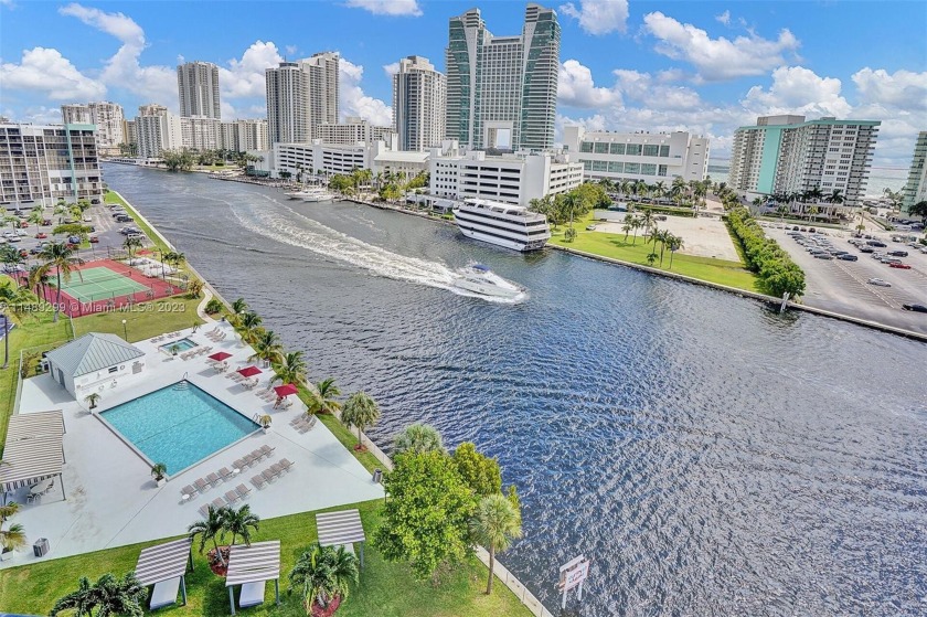 Rare opportunity to owe a 19 line with most desirable waterviews - Beach Condo for sale in Hallandale Beach, Florida on Beachhouse.com