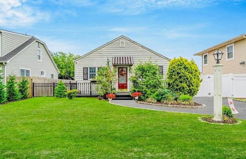 Beautiful, Recently Updated, Charming Single Family Home in the - Beach Home for sale in Babylon, New York on Beachhouse.com