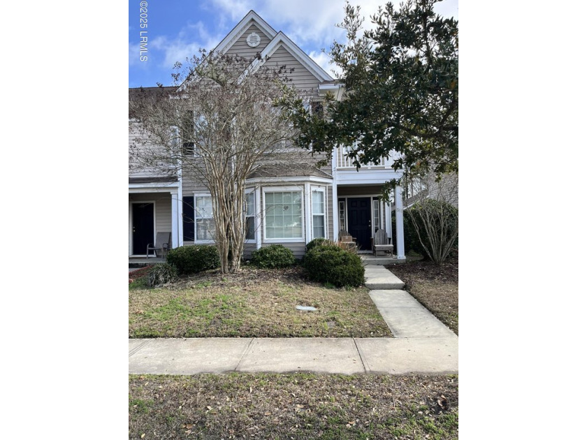 Welcome to 511 Eastwater Lane, a stunning end unit townhome - Beach Townhome/Townhouse for sale in Bluffton, South Carolina on Beachhouse.com
