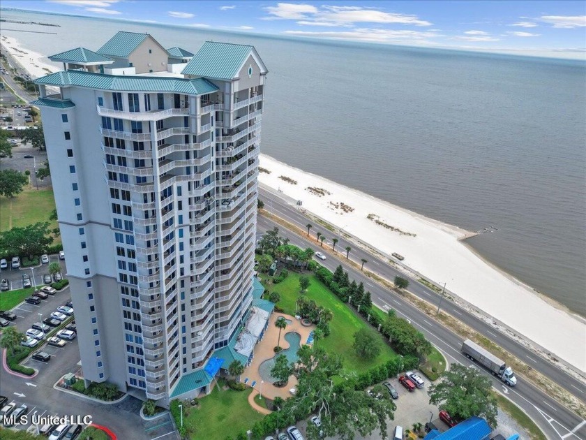 This Stunning 15th-floor condo offers panoramic, unobstructed - Beach Condo for sale in Biloxi, Mississippi on Beachhouse.com