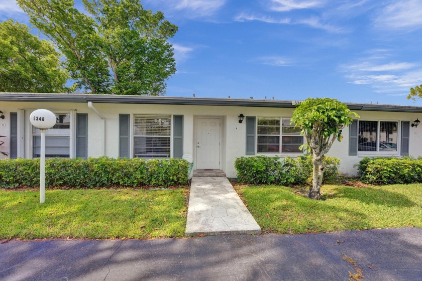 Come see this impeccably maintained and upgraded 2 bed / 2 bath - Beach Condo for sale in Delray Beach, Florida on Beachhouse.com