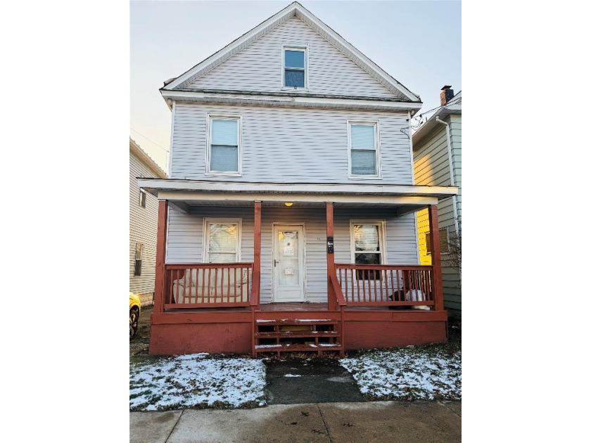 Welcome to 914 Hess Ave! Well-maintained duplex offering an - Beach Home for sale in Erie, Pennsylvania on Beachhouse.com