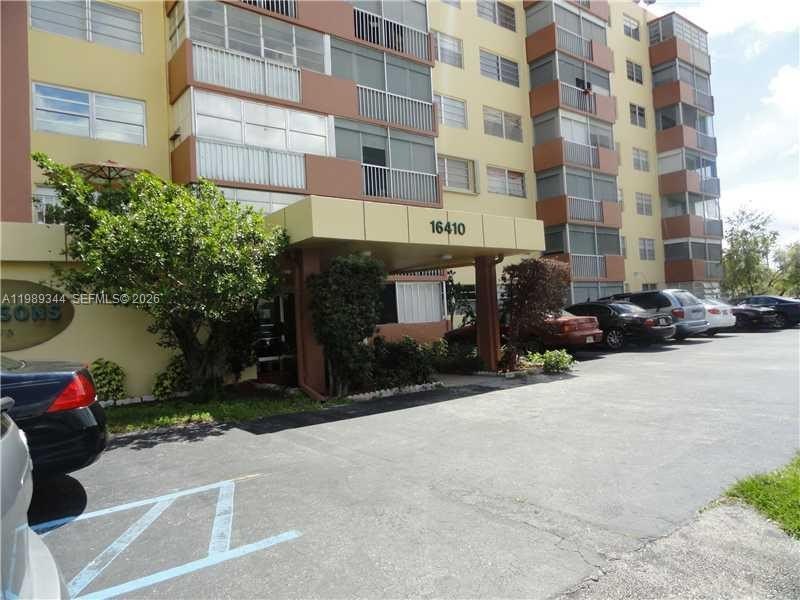 This spacious condo features exceptional natural light - Beach Condo for sale in North Miami Beach, Florida on Beachhouse.com