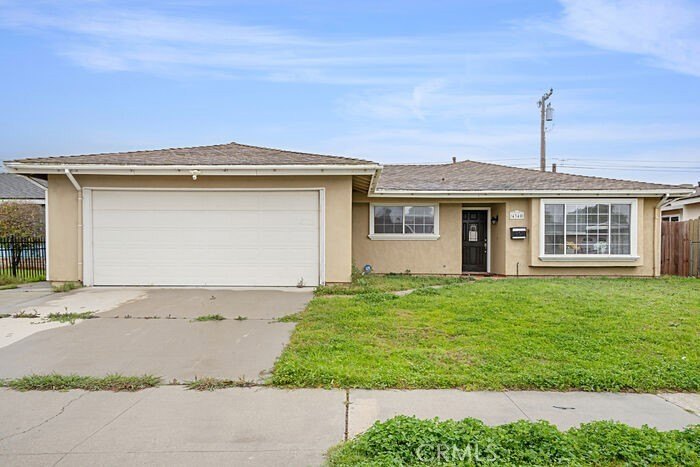 Welcome to the pride of ownership home with 3 bedrooms, 2 baths - Beach Home for sale in Oxnard, California on Beachhouse.com