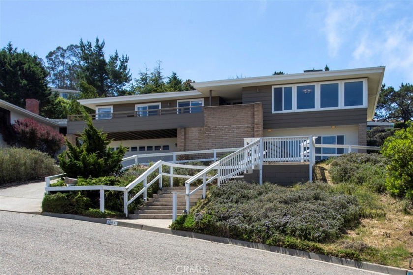 Highly sought after Cabrillo Estates stunner just hit the - Beach Home for sale in Los Osos, California on Beachhouse.com
