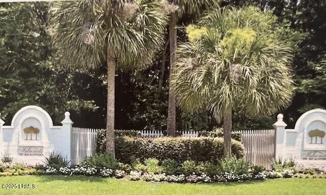 Step into a hidden gem convenient to town and shopping. Islands - Beach Lot for sale in Beaufort, South Carolina on Beachhouse.com