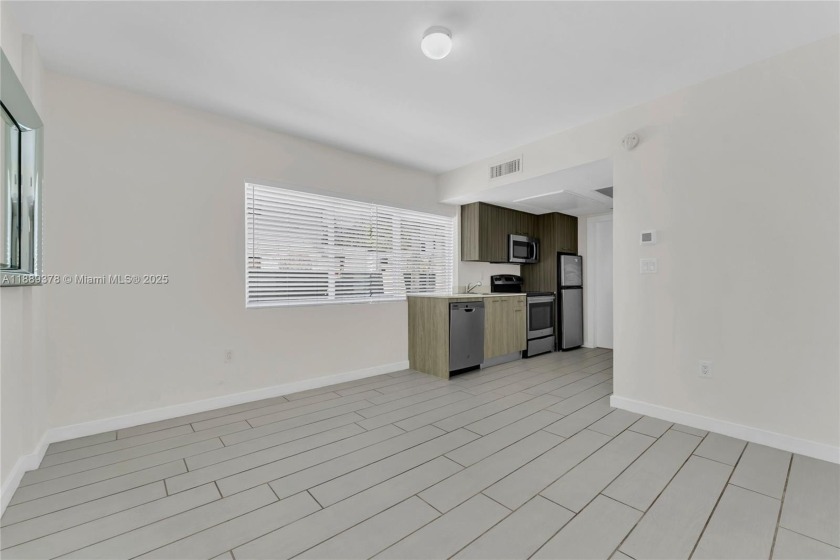 Beautifully renovated 1BR / 1BA corner unit on the ground floor - Beach Condo for sale in Miami Beach, Florida on Beachhouse.com