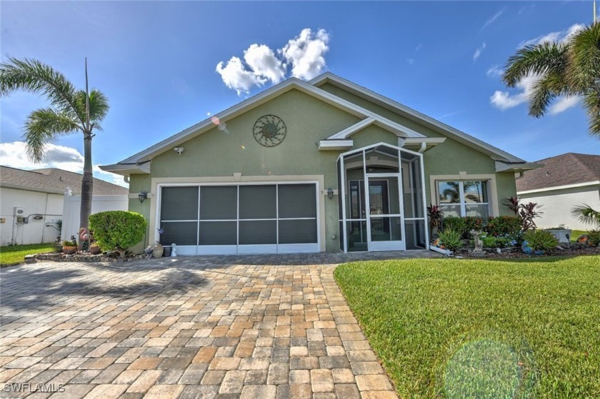 Exceptional lake front pool home located in the popular - Beach Home for sale in Fort Myers, Florida on Beachhouse.com