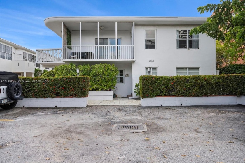 Remodeled 3 bedroom condo literally in the heart of Miami Beach; - Beach Condo for sale in Miami Beach, Florida on Beachhouse.com