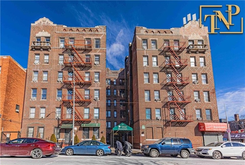 Sunny  Spacious Prewar Co-op in Flatbush, Brooklyn

Don't miss - Beach Other for sale in Brooklyn, New York on Beachhouse.com