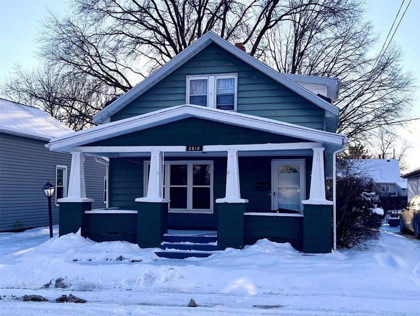 CRAFTSMAN STYLE PROPERTY LOCATED IN SOUTHWEST ERIE. UPDATES - Beach Home for sale in Erie, Pennsylvania on Beachhouse.com