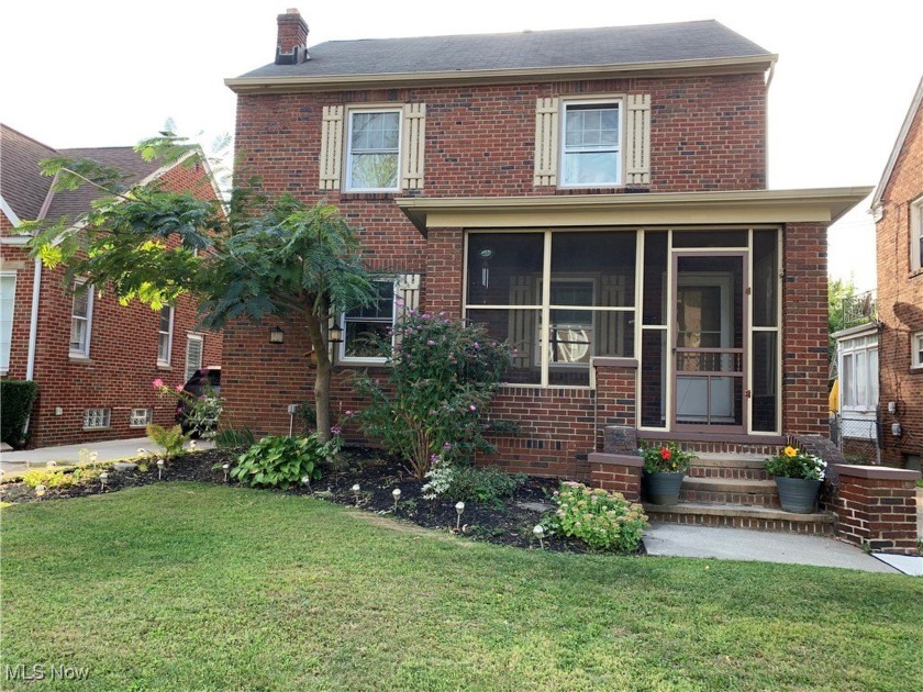 Welcome to this beautiful all brick colonial in the Edgecliff - Beach Home for sale in Euclid, Ohio on Beachhouse.com