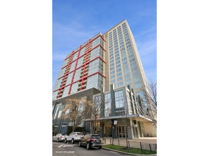 Enjoy full amenity living in this two bedroom two bathroom condo - Beach Condo for sale in Chicago, Illinois on Beachhouse.com