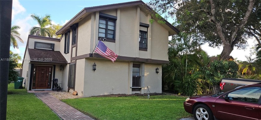 Ideally located in a quiet, gated cul-de-sac community just - Beach Home for sale in Miami, Florida on Beachhouse.com