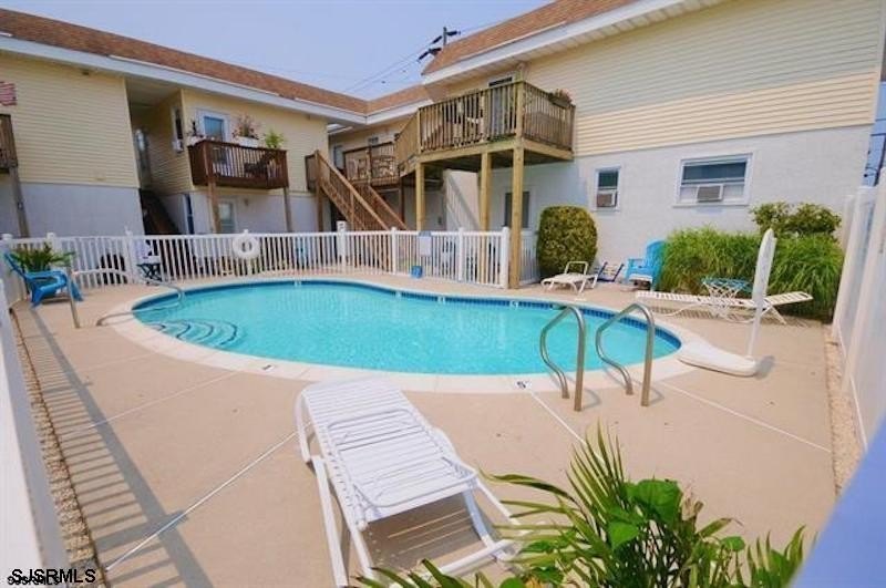 Beach block, 2nd floor end unit condo in pristine condition - Beach Condo for sale in Brigantine, New Jersey on Beachhouse.com