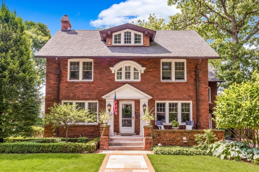 Wonderful Shorewood colonial on a fabulous block.  This charmer - Beach Home for sale in Shorewood, Wisconsin on Beachhouse.com