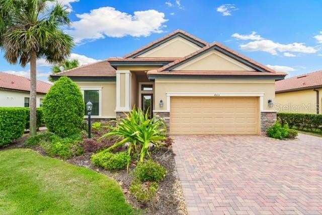 Welcome to your dream home in the desirable Rosedale Golf & - Beach Home for sale in Bradenton, Florida on Beachhouse.com