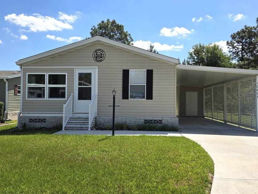 THIS HOME IS ON LEASED LAND WITH A MONTHLY LOT RENT OF $453 AND - Beach Home for sale in Homosassa, Florida on Beachhouse.com