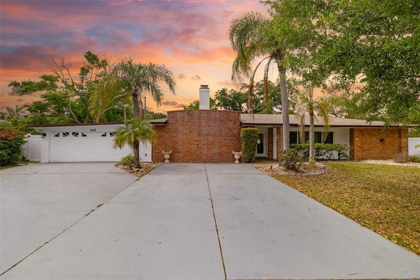 Located in the established Kensington Park community, this - Beach Home for sale in Sarasota, Florida on Beachhouse.com