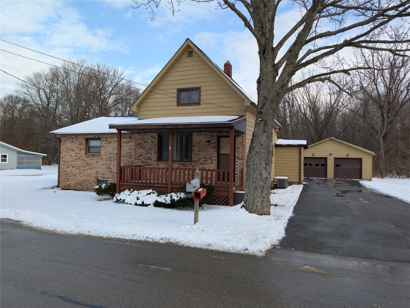 Come get this well-loved Harborcreek Twp home that sits on a - Beach Home for sale in Erie, Pennsylvania on Beachhouse.com